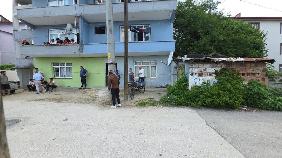 İnşaat işçisi evde kaldığı arkadaşını silahla vurarak öldürdü