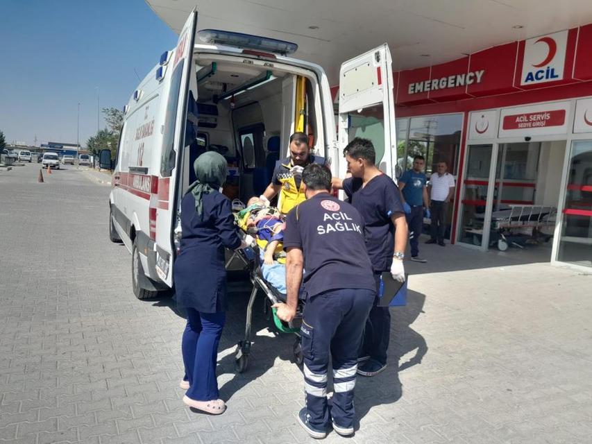 Otomobil kamyonetle çarpıştı: 1 ölü, 5 yaralı