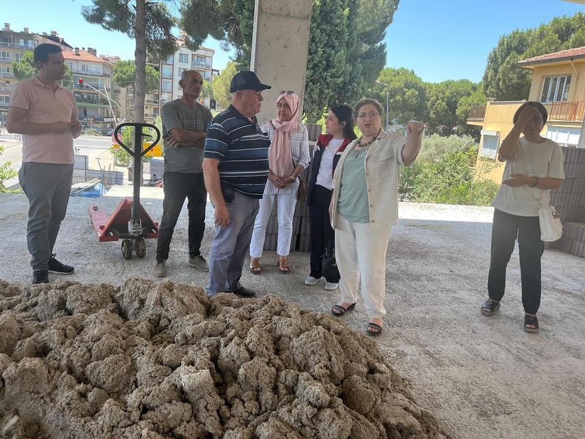 KAYMAKAM DOĞRU, KURUM BİNASI İNŞAATINDA İNCELEMELERDE BULUNDU
