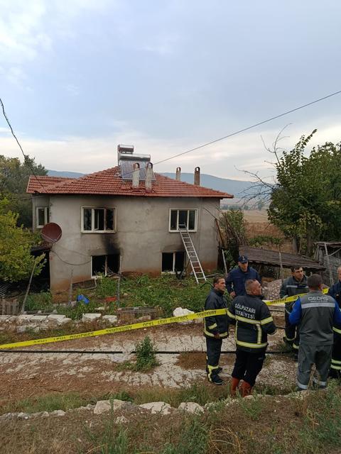 BİLECİK'TE ÇIKAN YANGINDA BABA-KIZ HAYATINI KAYBETTİ