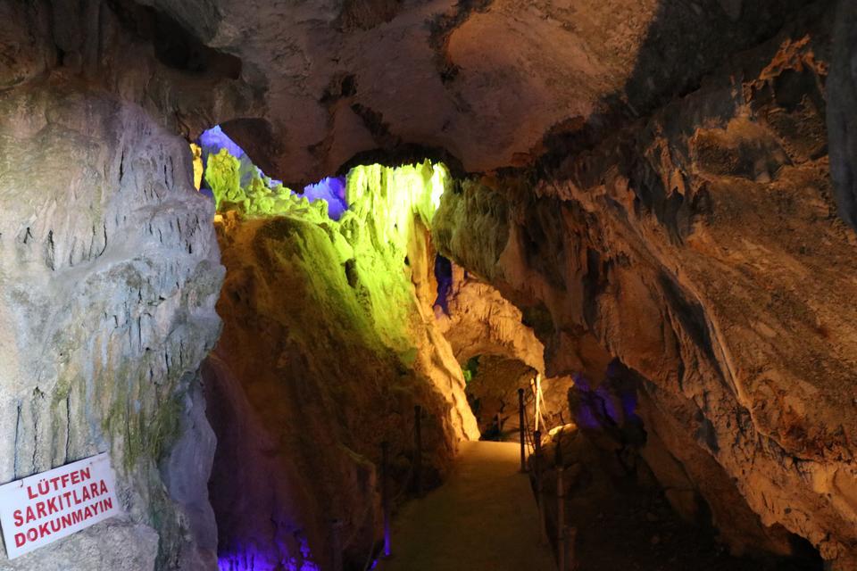 Denizli, mağaralarıyla da turizme katkı sağlıyor