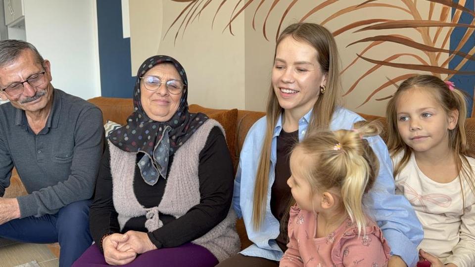 Ukraynalı gelin gönülleri fethetti