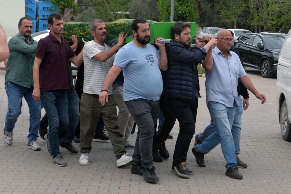 Eski kocası tarafından öldürülen kadın toprağa verildi