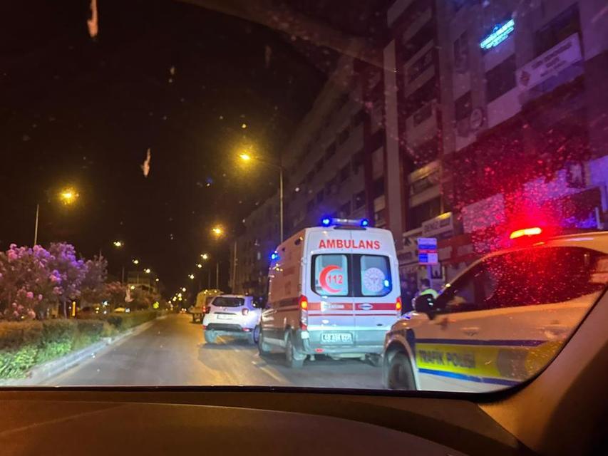 Park halindeki araca çarptı: 2 yaralı