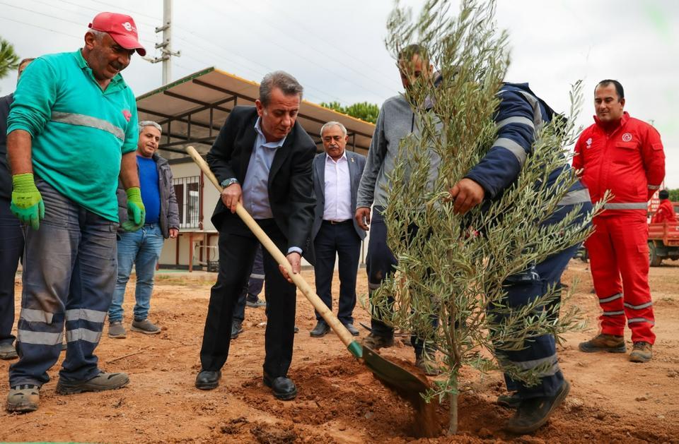 Başkan Yetişkin'den Efeler'e yeşil dokunuş