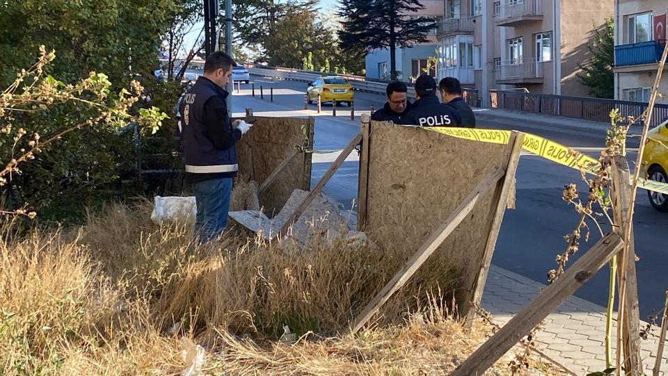 İNŞAATIN BODRUMUNDA ERKEK CESEDİ BULUNDU