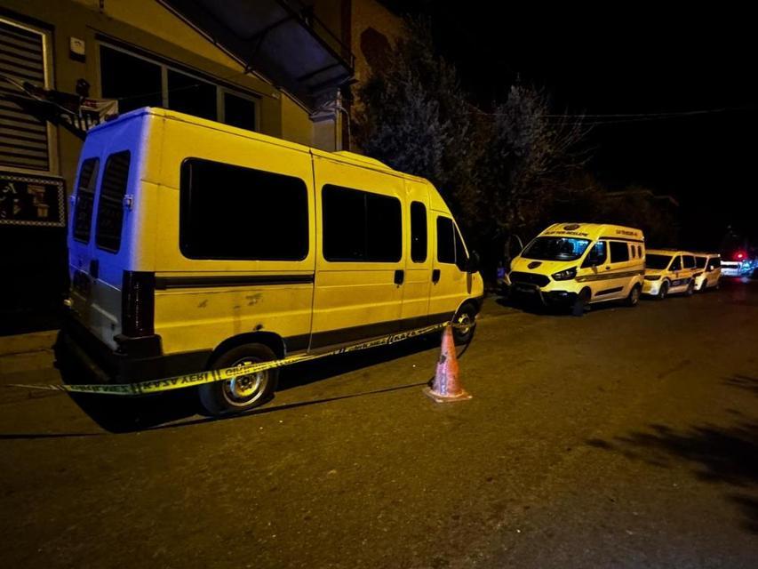 Park halindeki minibüsü kurşunlayıp kaçtılar