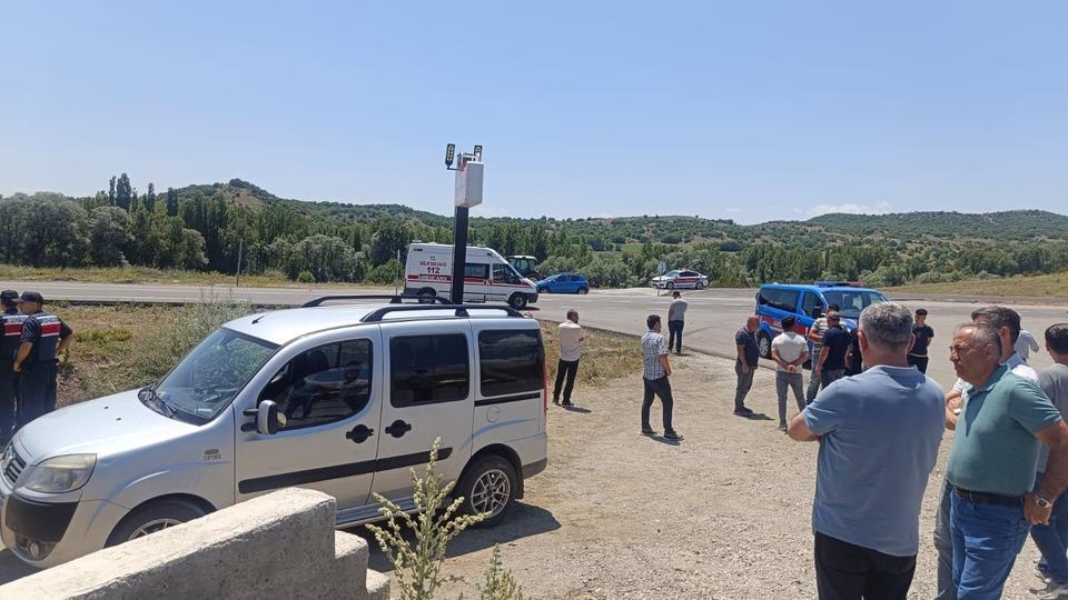 3 GÜN ÖNCE YETKİLİLERE SESLENMİŞLERDİ AYNI YERDE YİNE KAZA OLDU 6 KİŞİ YARALANDI