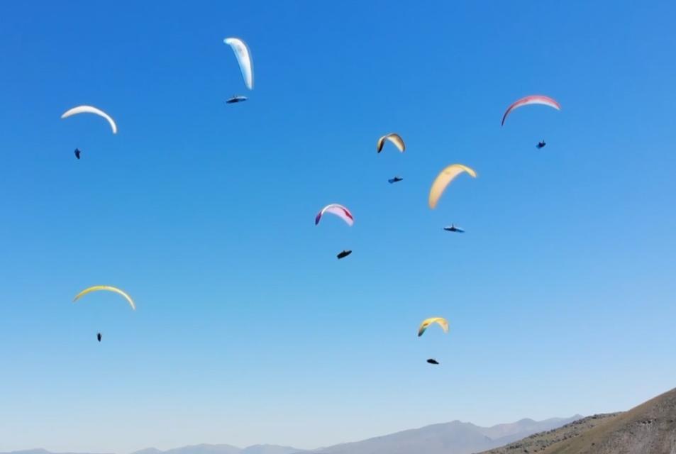 Düşen paraşütün pilotundan acı haber