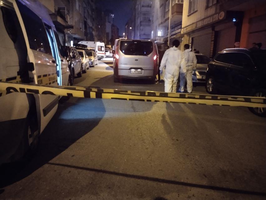 Cinnet getiren adam, oğlu ve kardeşini öldürdü