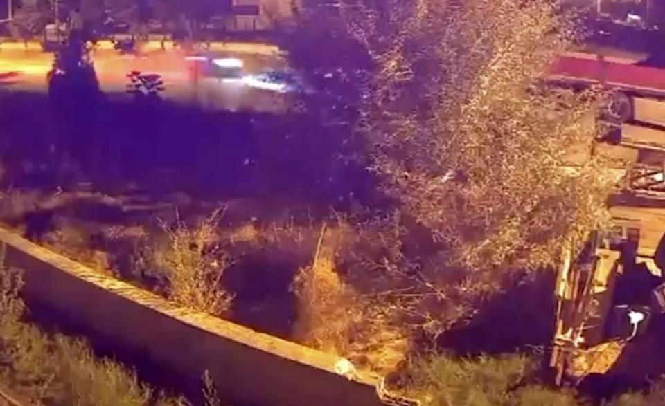 Damatlık giymeye hazırlanırken kefen giyen gencin kazası kamerada