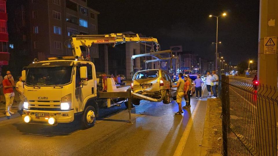 İki araç çarpıştı: 2 yaralı