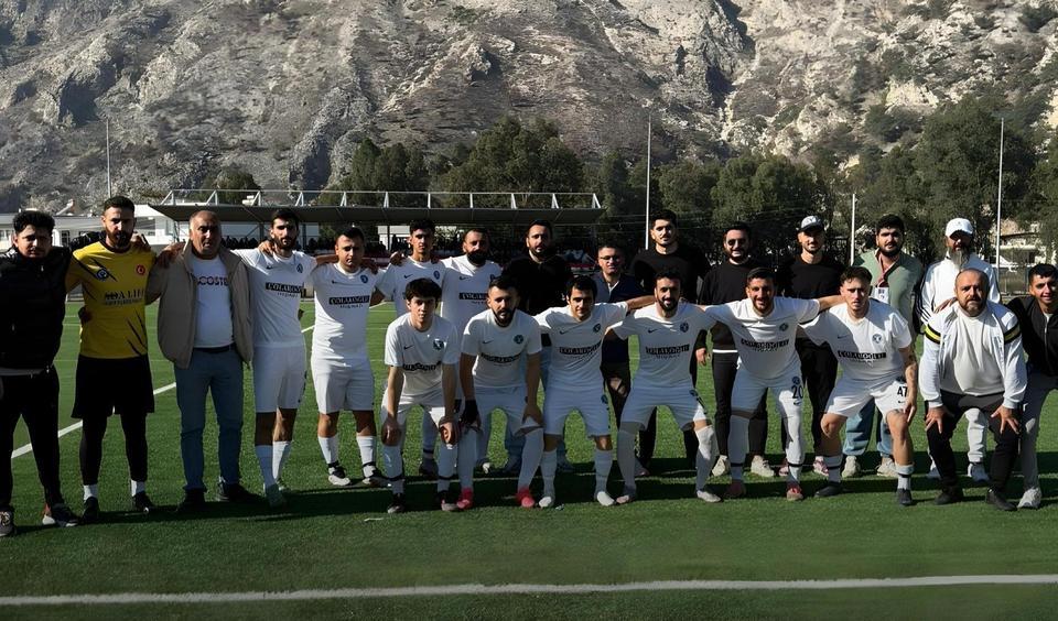 Sazlı Gençlik, Eski Çine'yi mağlup etti