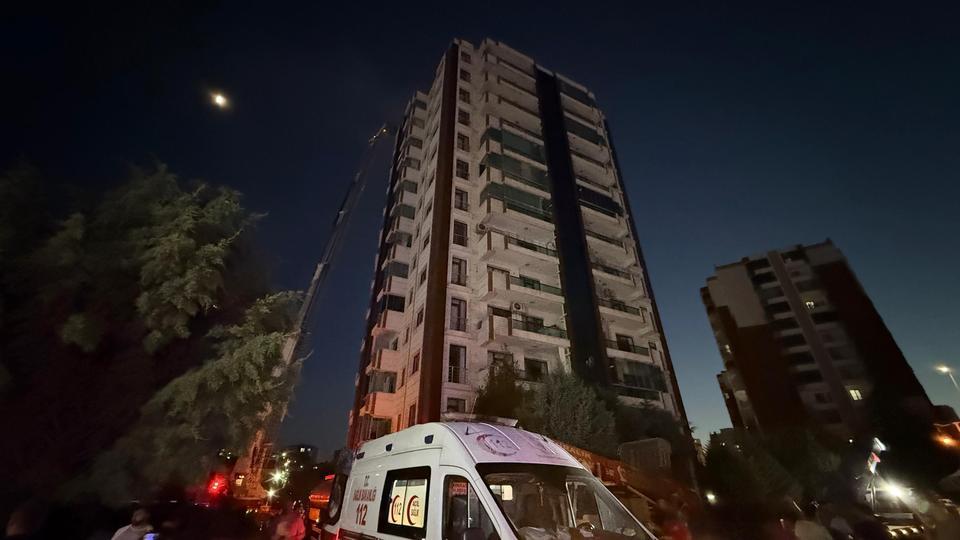 Yangında anne ve 3 çocuğu hayatını kaybetti