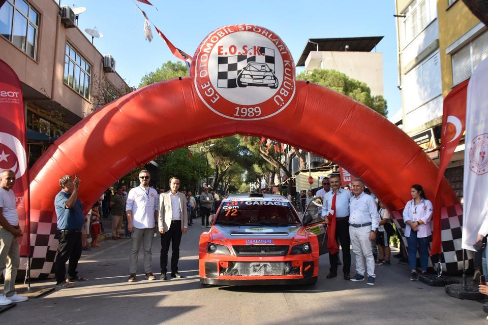 Buharkent'te kutlamalar seremonik start ile başladı