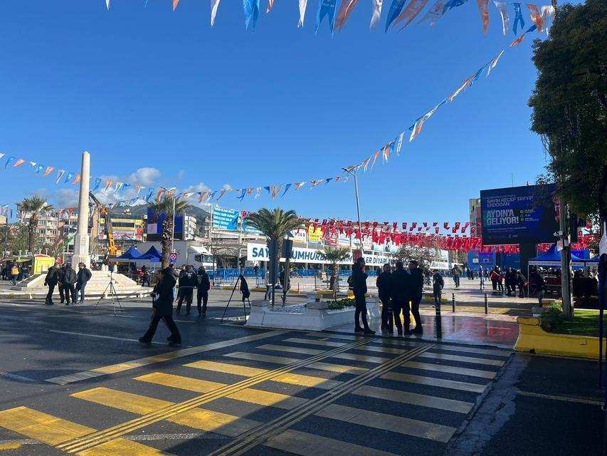 ERDOĞAN'IN AYDIN PROGRAMI ÖNCESİ VATANDAŞLAR ALANA ALINMAYA BAŞLANDI