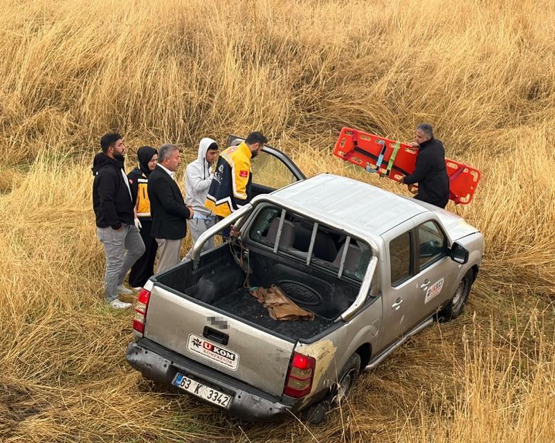 Önce lastiği patladı, ardından şarampole yuvarlandı