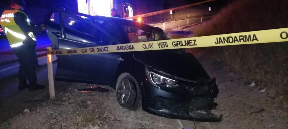 Otomobil ile tır çarpıştı: 1 ölü, 2 yaralı
