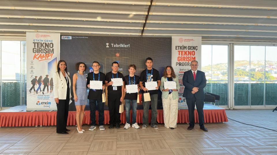 AYDINLI ÖĞRENCİLER İZMİR'DE TEKNOLOJİ ZİRVESİNE ÇIKTI