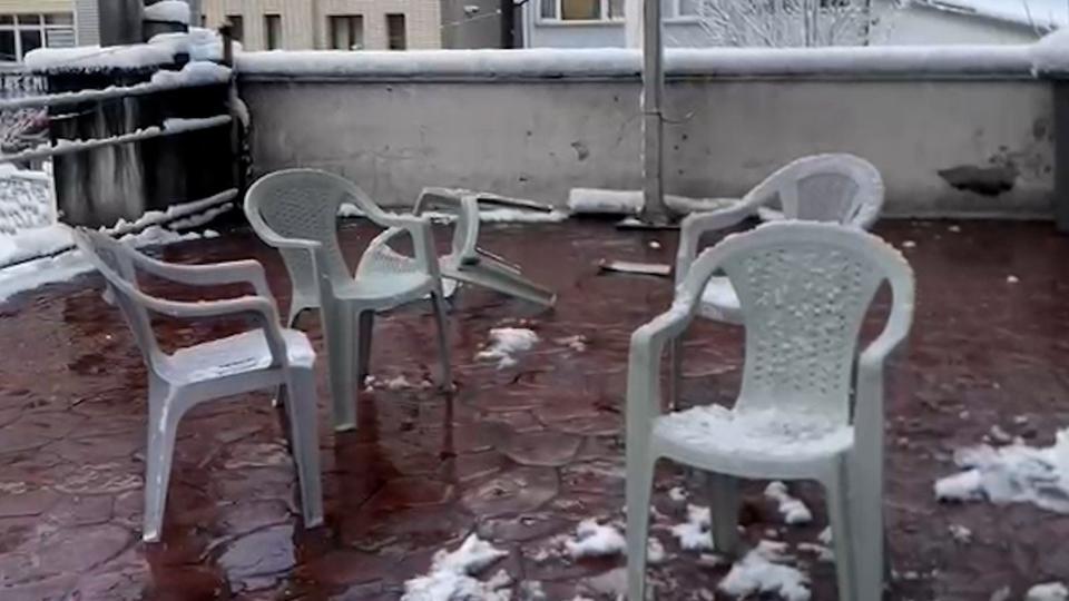 Engelliler derneğinin masa ve sandalyesini çaldılar