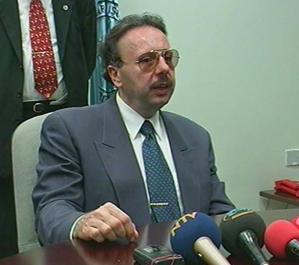 ESKİ ULAŞTIRMA BAKANI AHMET ARİF DENİZOLGUN HAYATINI KAYBETTİ
