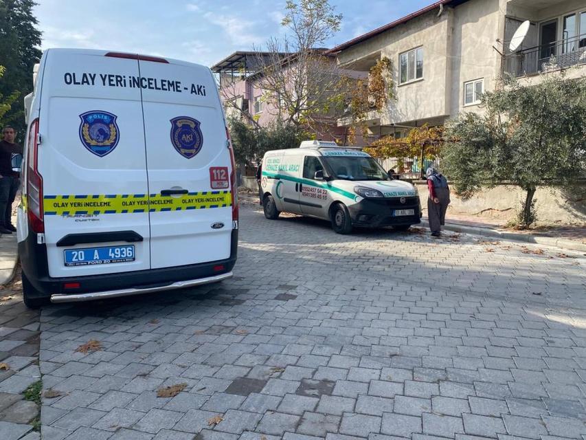 Engelli şahıs boğazı kesilmiş halde evinde ölü bulundu
