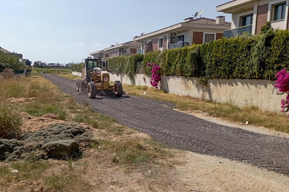 Efeler'de yollar güvenli hale geliyor