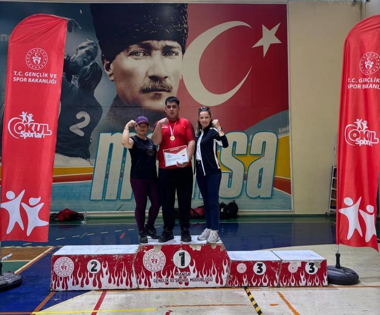 AYDINLI GENÇ, TÜRKİYE ŞAMPİYONU OLDU