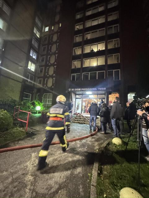 BOSNA HERSEK'İN TUZLA KENTİNDE HUZUREVİ YANGINI: EN AZ 9 KİŞİ HAYATINI KAYBETTİ