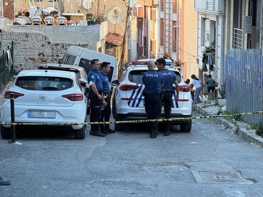 Kötü kokunun geldiği evde 25 yaşındaki genç ölü bulundu
