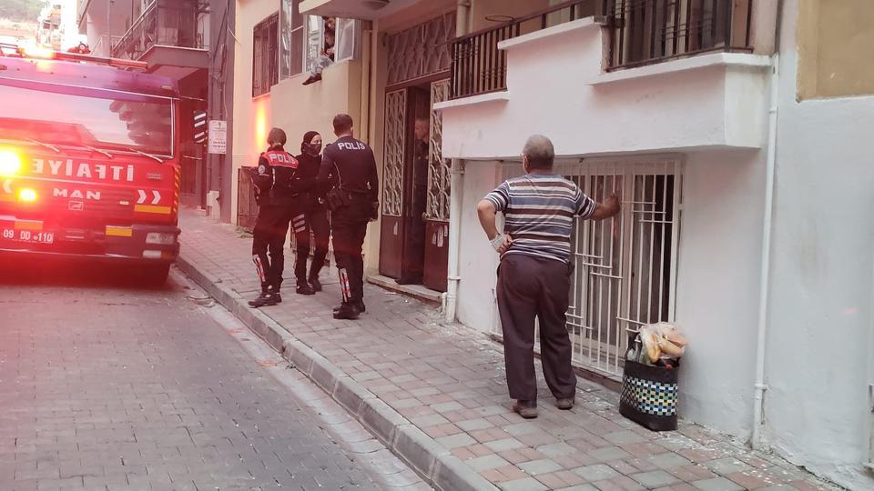 KALDIĞI EVİ ATEŞE VERİP, KAÇTI