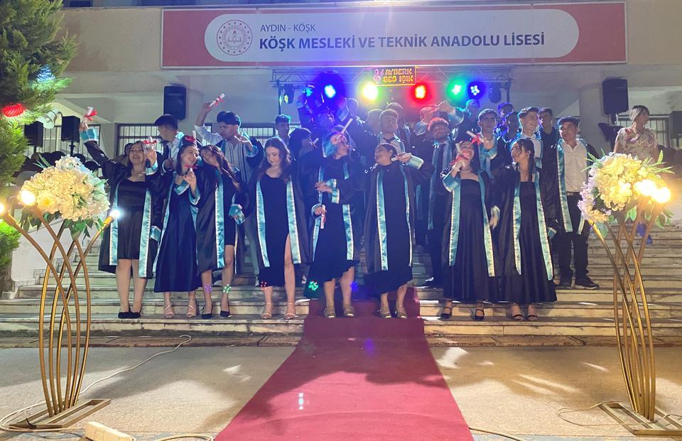 KÖŞK MTAL'DE MEZUNİYET COŞKUSU