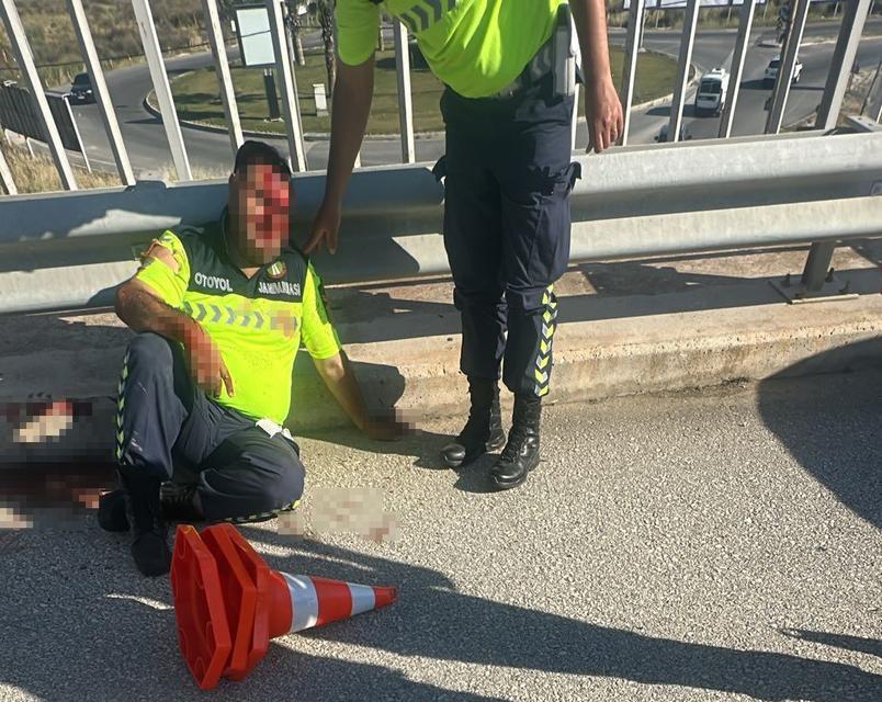 Yakıtı biten araca yardıma koşmuştu: Otoyol jandarması ölümden döndü