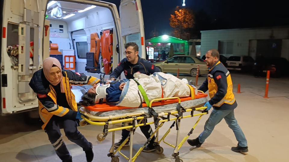 Marketin yük asansöründe sıkışan kadın işçi ağır yaralandı