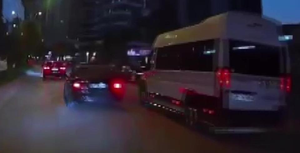 Trafikte makas atan otomobilin zincirleme kazaya neden oldu