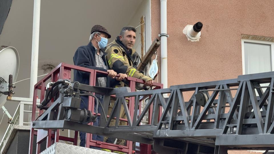 TOKAT'TA İKİ KADININ "FARE KOVMA" YÖNTEMİ APARTMAN SAKİNLERİNİ HASTANELİK ETTİ