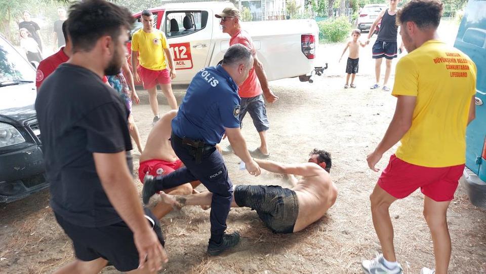 Cankurtaran ile vatandaş yumruk yumruğa kavga etti