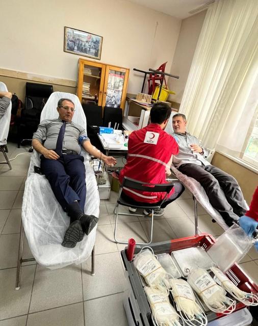 İlçe Milli Eğitim Müdürü Yapıcı Kan Bağışı Kampanyasına  Destek Verdi