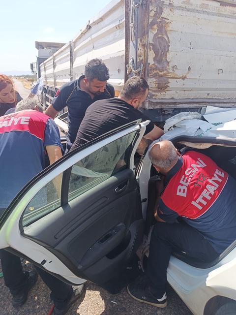 Otomobil tıra arkadan çarptı: 1 ağır yaralı