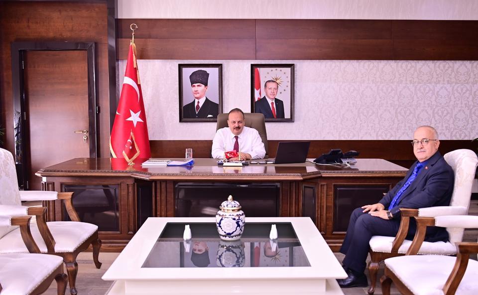 Aydın'da PTT Başmüdürü emekliye ayrılıyor