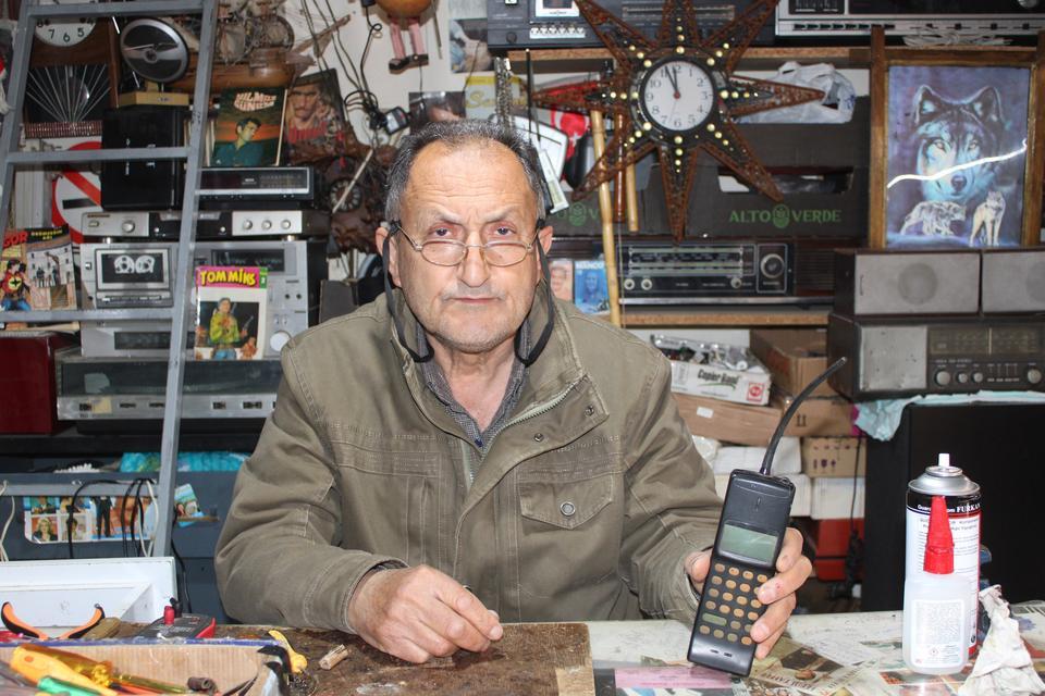 Ajan filmlerinin uydu telefonu Aydın'da yeniden çalıştı
