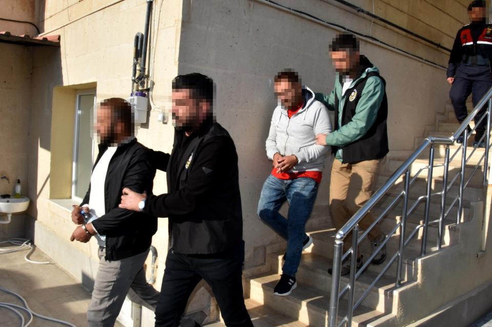 NEVŞEHİR MERKEZLİ FUHUŞ OPERASYONUNDA 29 ŞÜPHELİ GÖZALTINA ALINDI 9 İLDE DÜZENLENEN EŞ ZAMANLI OPERASYONLARDA 16 MAĞDUR KADIN KURTARILDI