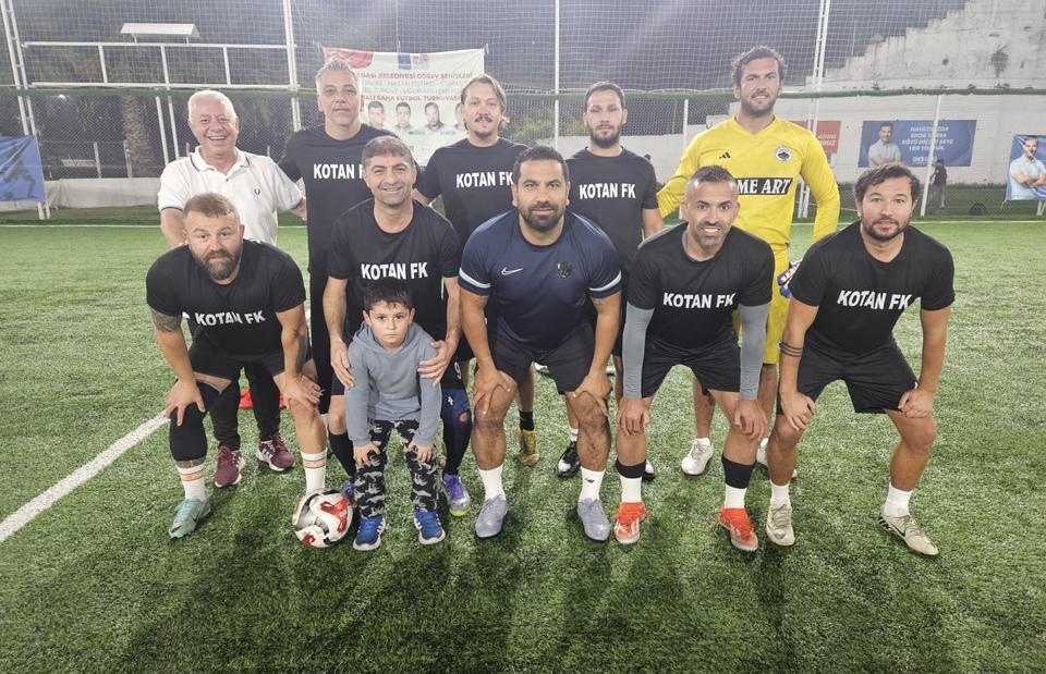 Kuşadası Belediyesi Görev Şehitleri Turnuvası düzenledi