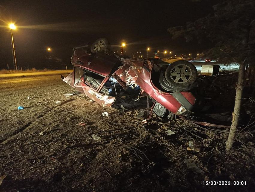 Takla atan otomobil hurdaya döndü