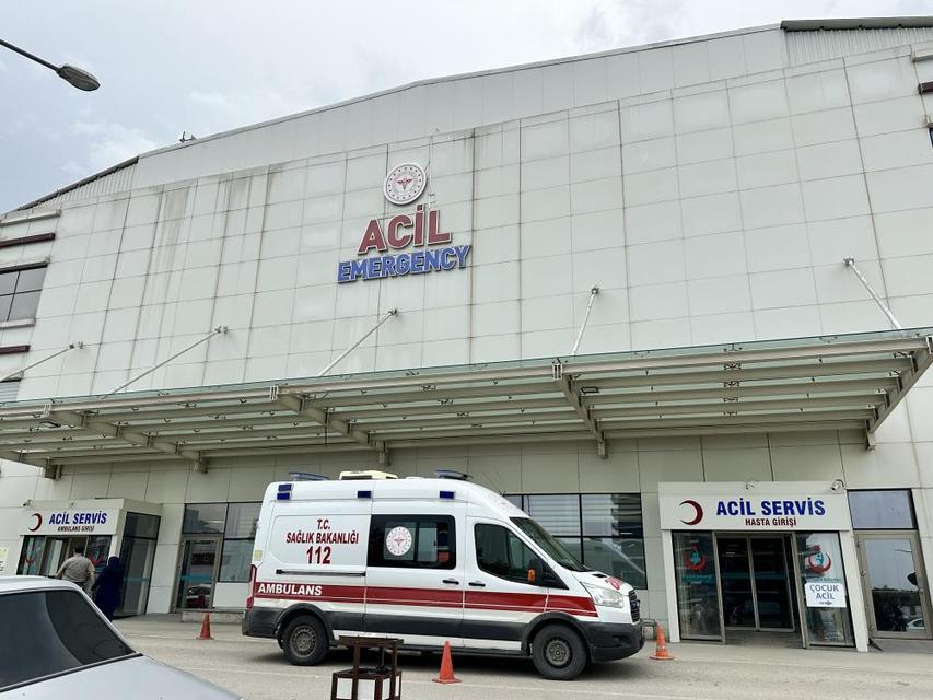 Özel halk otobüsünün altına giren motosiklet sürücüsü hayatını kaybetti