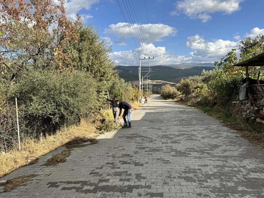 KARACASU'DA MAHALLELER TEMİZLENİYOR