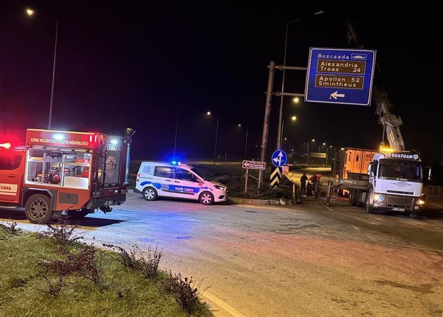 Tır ile traktörün çarpıştığı kazada karı koca hayatını kaybetti