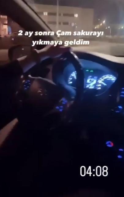 İSTANBUL'DA "DRİFT" YAPAN SPİKER KAMERADA: "ÇAM SAKURA'YI YIKMAYA GELDİM" NOTUYLA PAYLAŞTI POLİS TARAFINDAN YAKALANAN KADINA 33 BİN LİRA İDARİ PARA CEZASI UYGULANDI