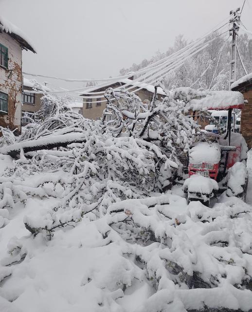 KÜTAHYA'NIN YÜKSEK KESİMLERİNDE KAR KALINLIĞI 60 SANTİMETREYE ULAŞTI