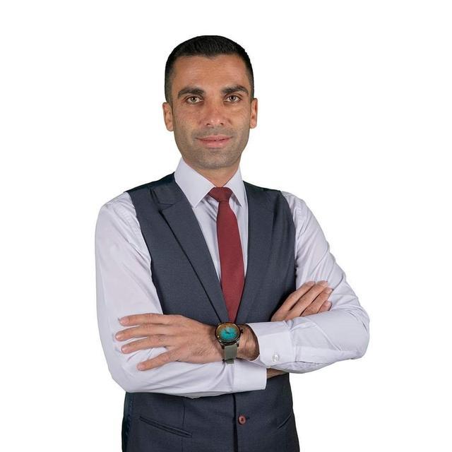 Belediye Başkan Adayını arabaya bindirip milyonlarca lira istediler